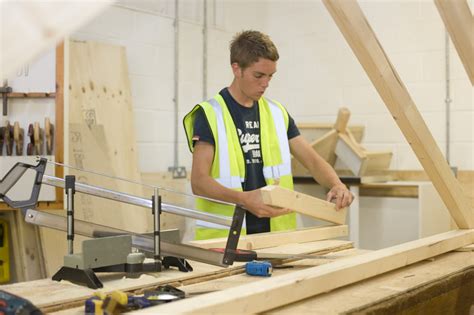 22 Hourly. . Carpenter apprentice jobs